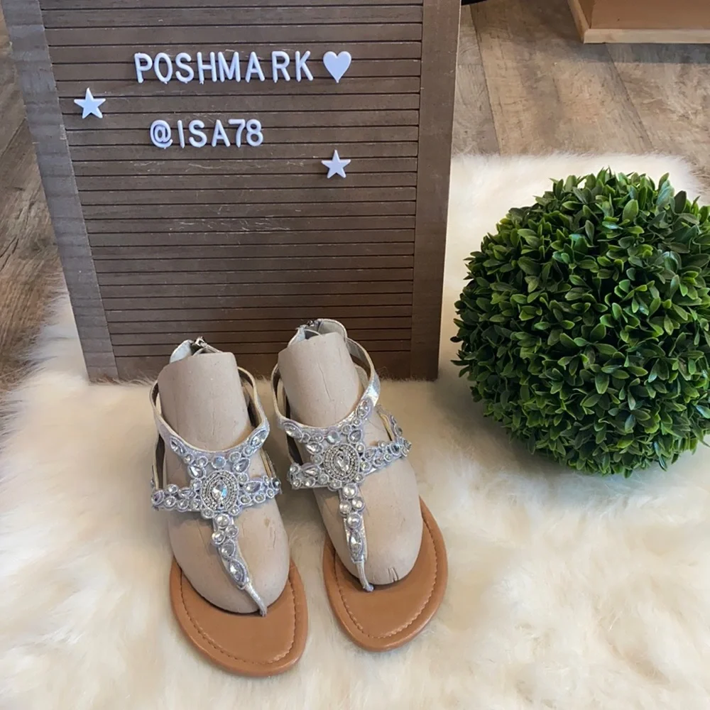 DAISY FUENTES Gilda sandals.